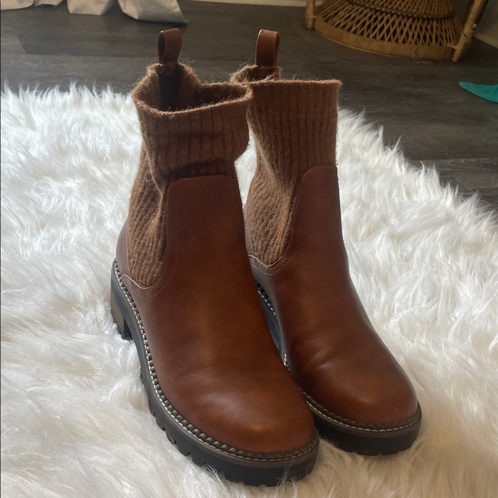 Universal Thread Tan Ankle Boots